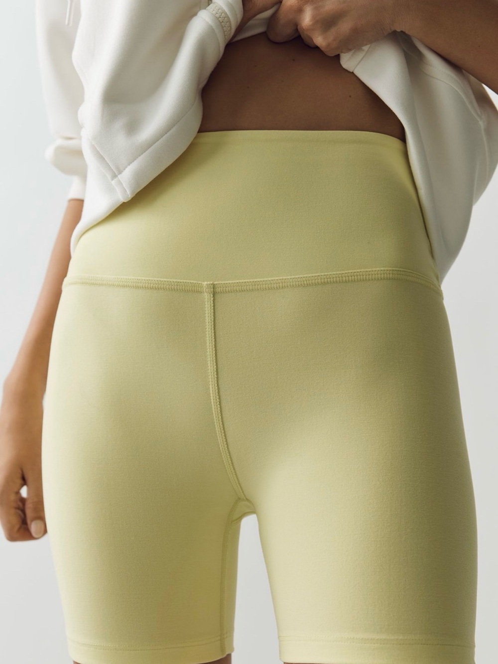 NWT Beyond Yoga High-Rise Biker Shorts Pale Yellow Size - Picture 3 of 5